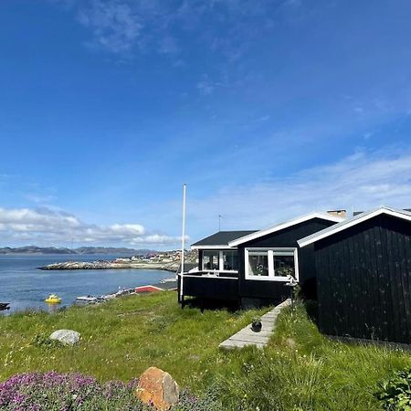 The Black House Tuapannguit 48 Villa Nuuk Esterno foto